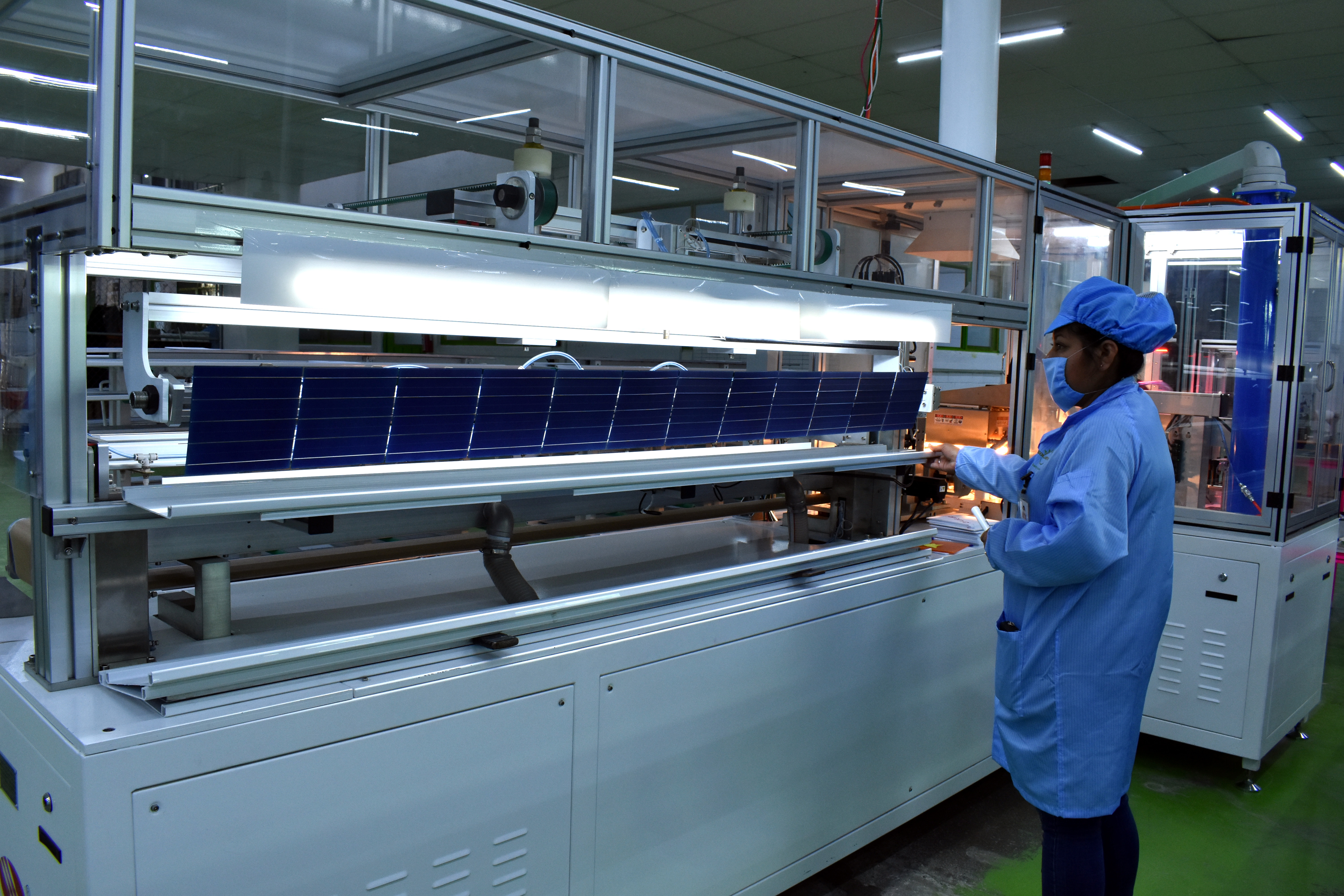 El crecimiento de la industria de energías renovables está propiciando la creación de más empleos verdes en el mundo.